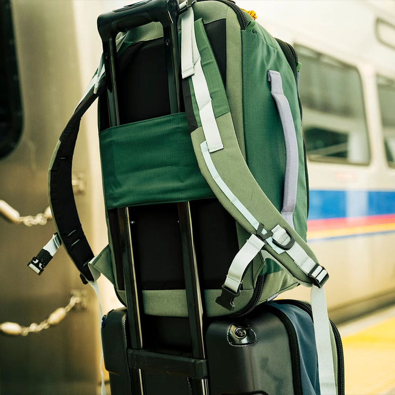 Topo Designs : Global Travel Backpack : Black/Black